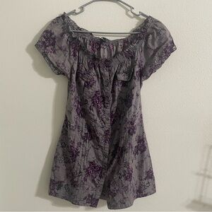 Floral Gray and Purple Button Top